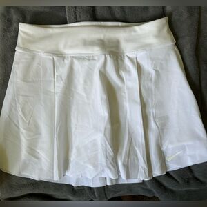 Nike pleated tennis skirt- size M